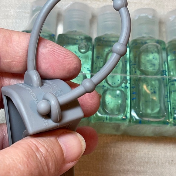 5X Bath & Body Fresh Water & Aloe Sanitizer - Picture 5 of 8